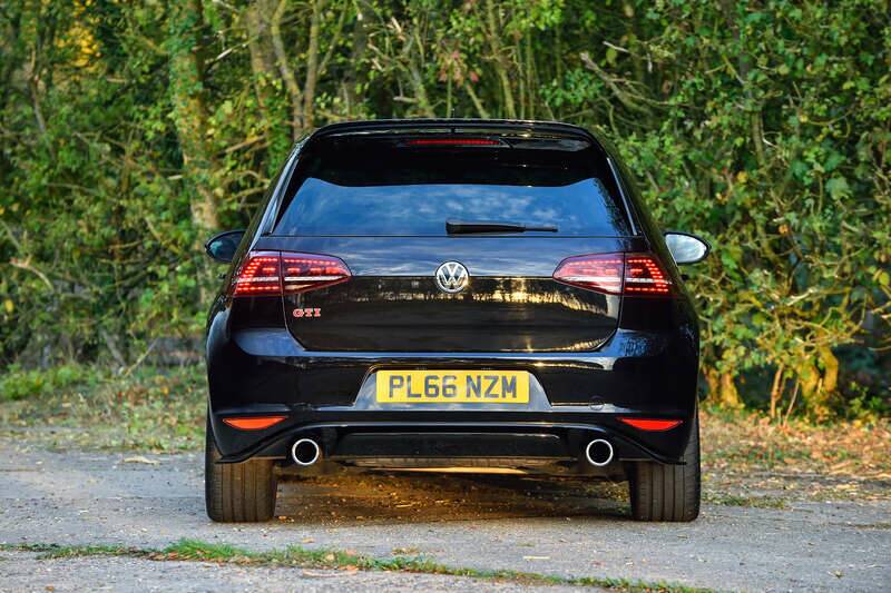Bild 10/35 von Volkswagen Beetle 2.0 TSI (2017)