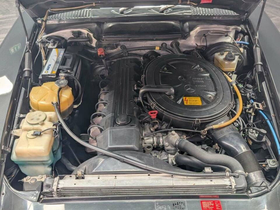 Image 37/50 of Mercedes-Benz 300 SL (1989)