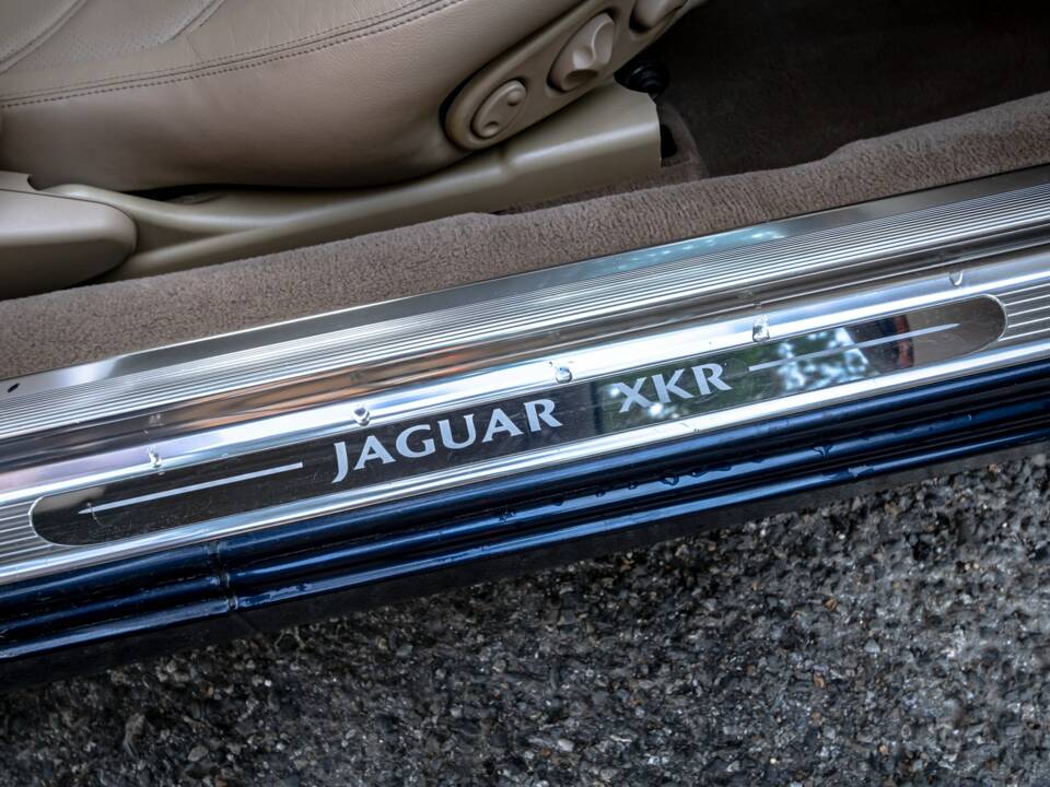 Bild 7/27 von Jaguar XKR (2001)