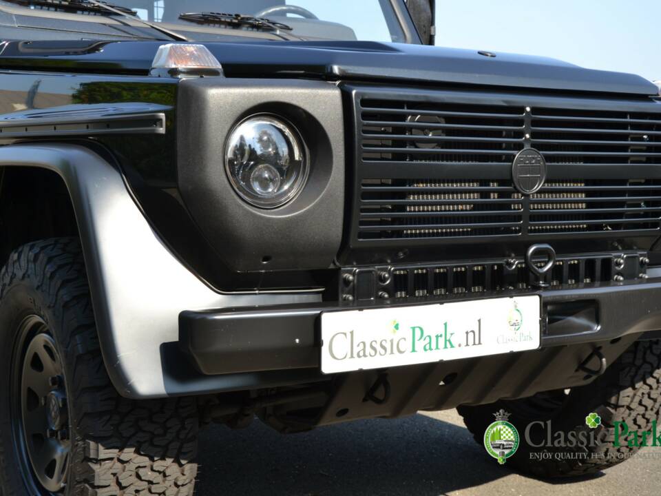 Immagine 33/49 di Mercedes-Benz 230 GE (lang) (1991)