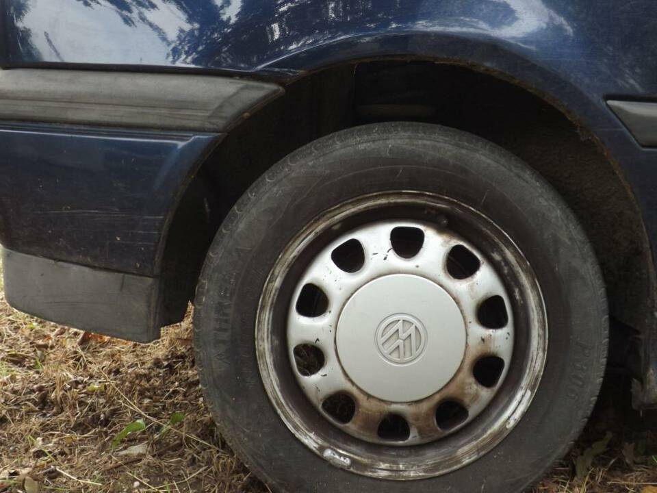 Image 17/50 of Volkswagen Golf III Cabrio 1.6 (1996)