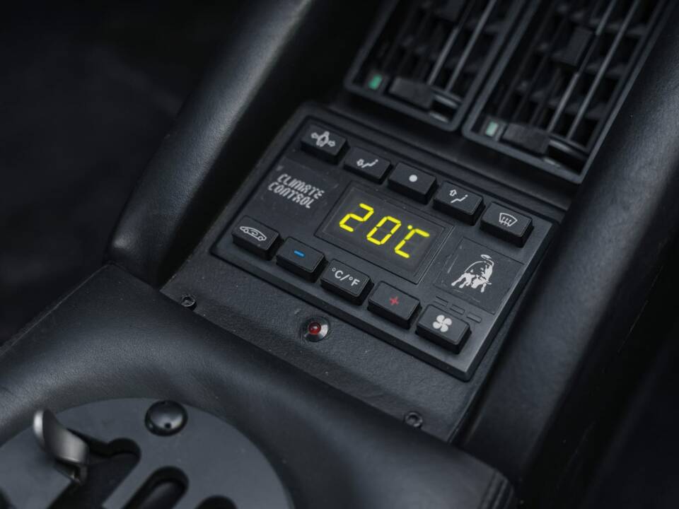 Imagen 40/51 de Lamborghini Countach 25th Anniversary (1990)