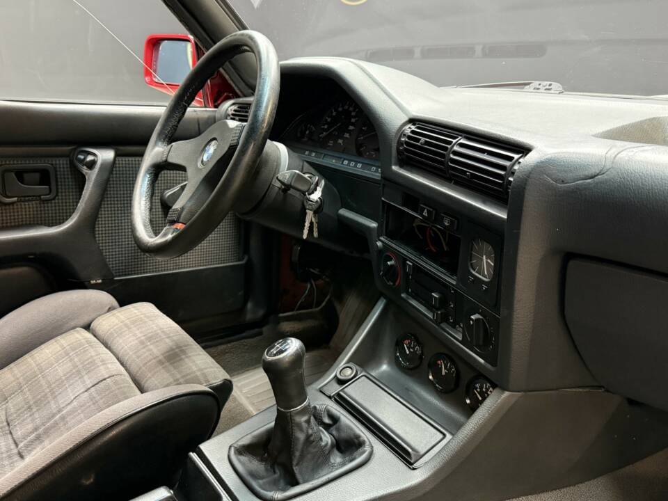 Afbeelding 20/26 van BMW 320i (1985)