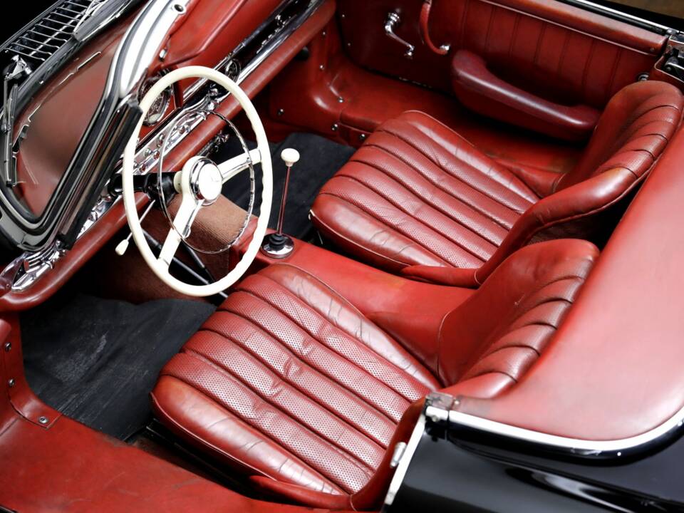 Image 12/29 of Mercedes-Benz 300 SL Roadster (1959)