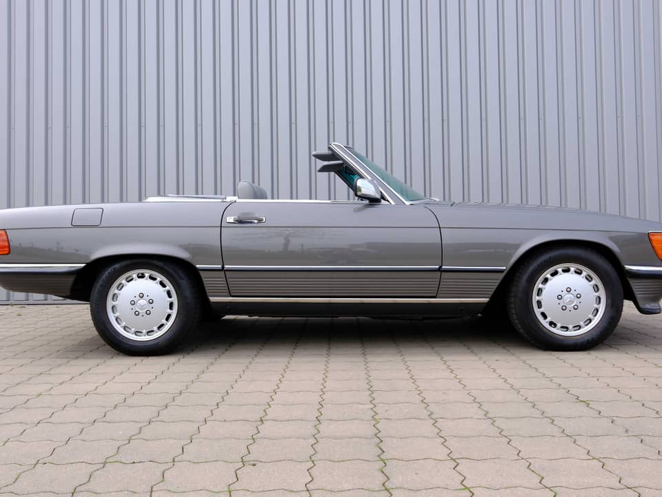 Image 1/96 of Mercedes-Benz 560 SL (1987)