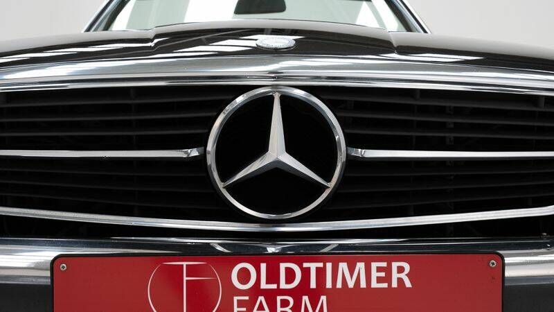 Image 15/15 of Mercedes-Benz 560 SL (1988)