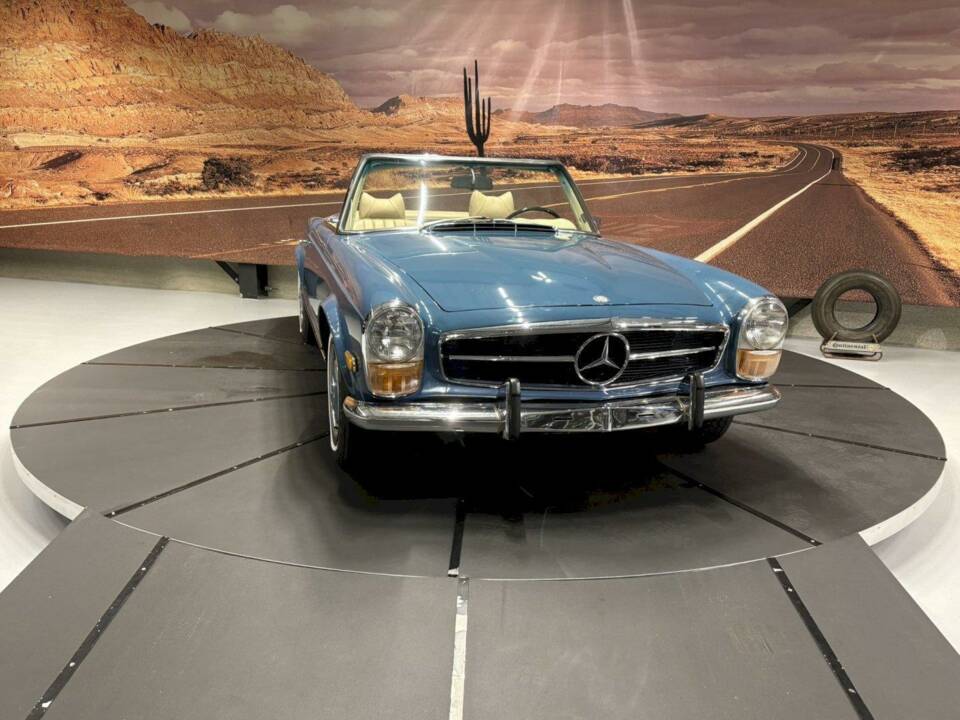 Image 9/36 de Mercedes-Benz 280 SL (1970)