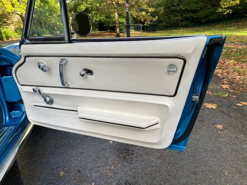 Bild 22/50 von Chevrolet Corvette Sting Ray Convertible (1966)