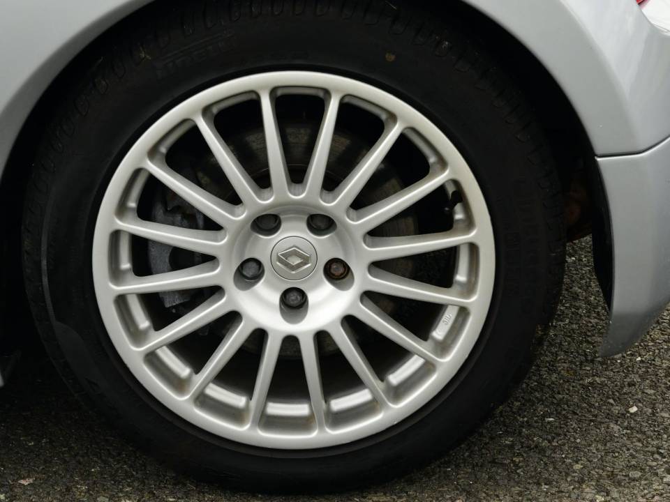 Image 23/50 of Renault Clio II V6 (1900)