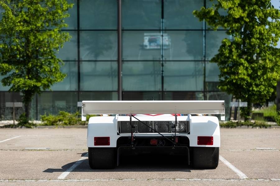 Image 26/50 of Aston Martin AMR1 (1989)