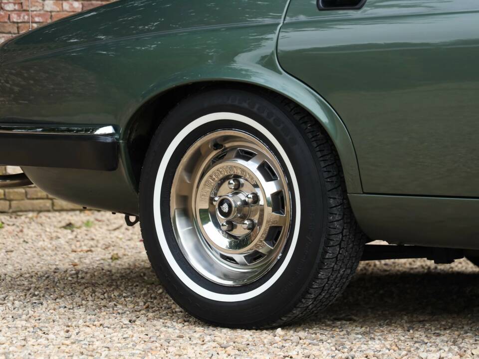 Image 45/50 of Jaguar XJ 6 4.2 (1985)