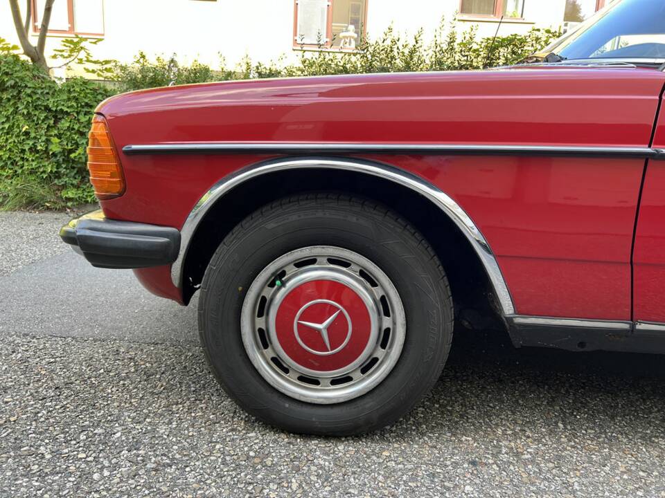 Image 5/8 of Mercedes-Benz 300 TD (1980)