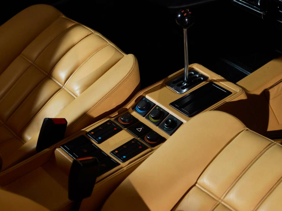Image 63/79 of Ferrari 328 GTB (1985)