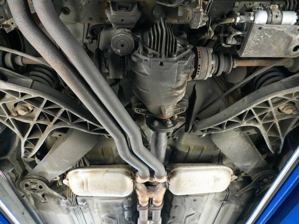 Image 30/41 of Mercedes-Benz 560 SEC (1990)