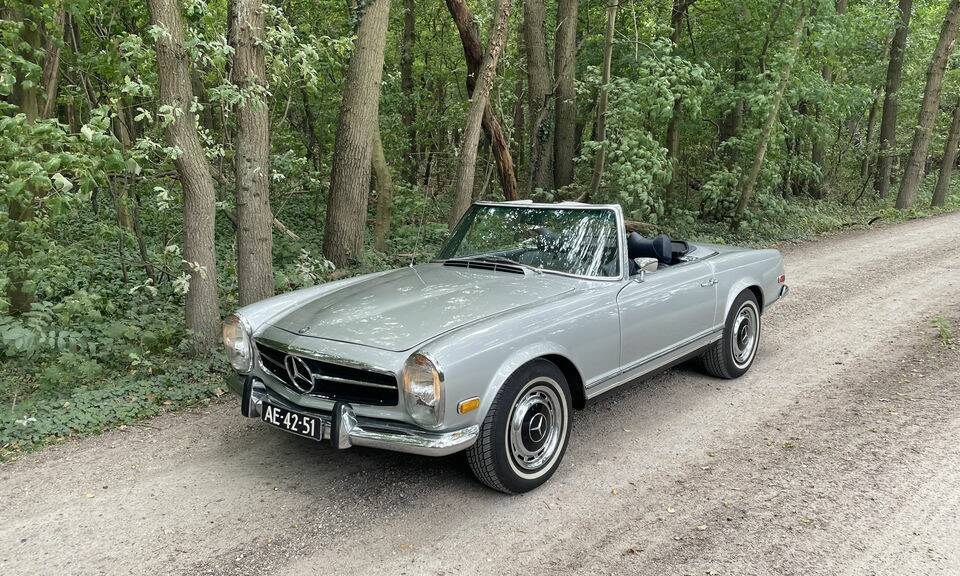 Bild 1/8 von Mercedes-Benz 280 SL (1970)