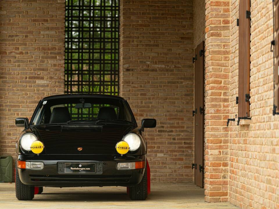 Immagine 16/50 di Porsche 911 Carrera 3.2 (1986)