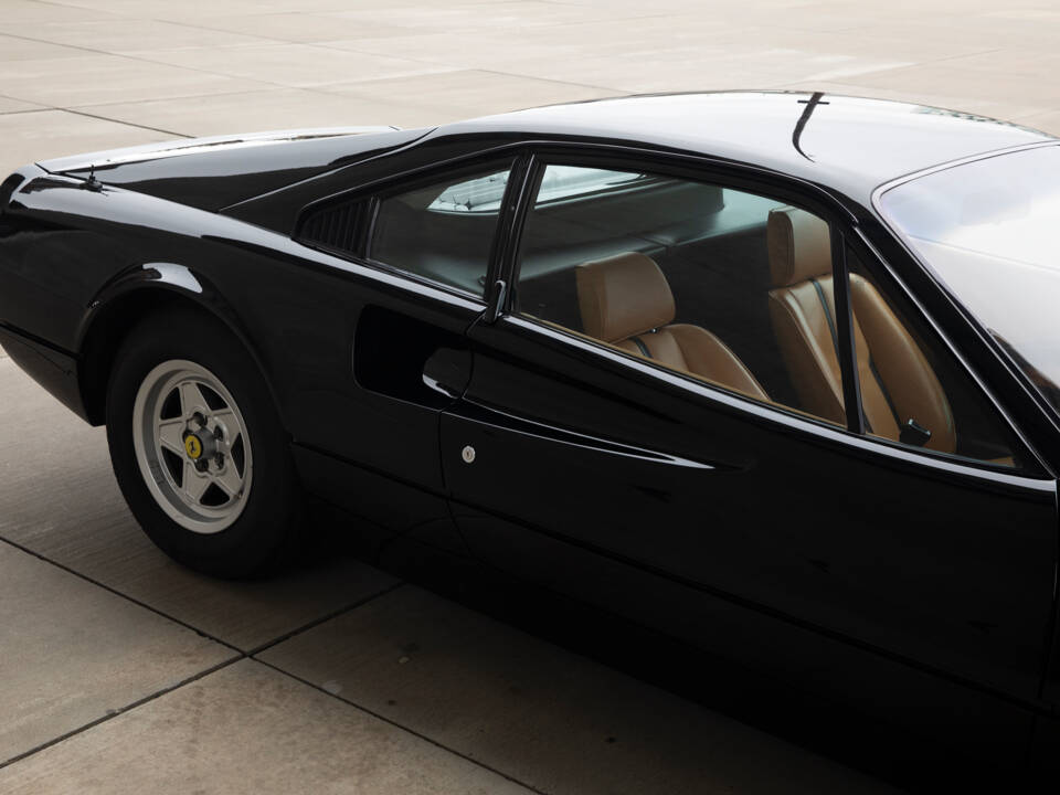 Image 37/38 of Ferrari 308 GTB (1977)
