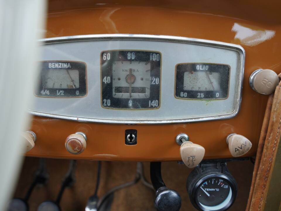 Image 29/50 of FIAT 1100 B (1947)