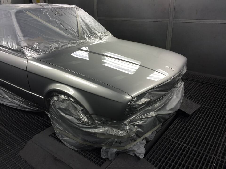 Immagine 42/50 di BMW 325i Touring (1992)