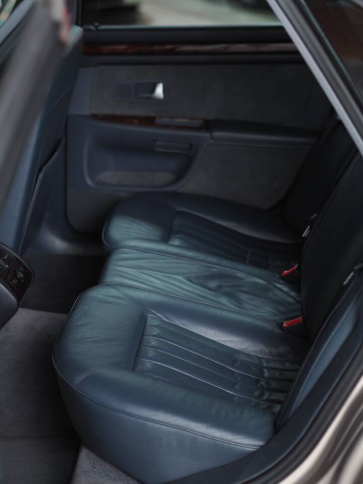 Bild 52/55 von Audi A8 3.7 quattro (2000)