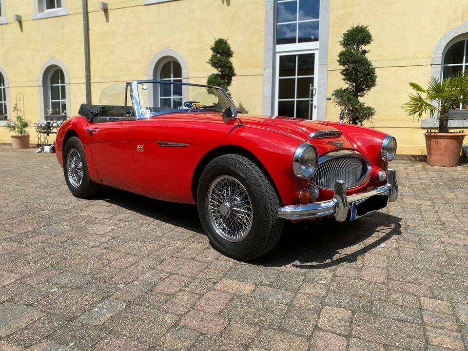 Immagine 2/11 di Austin-Healey 3000 Mk III (BJ8) (1966)