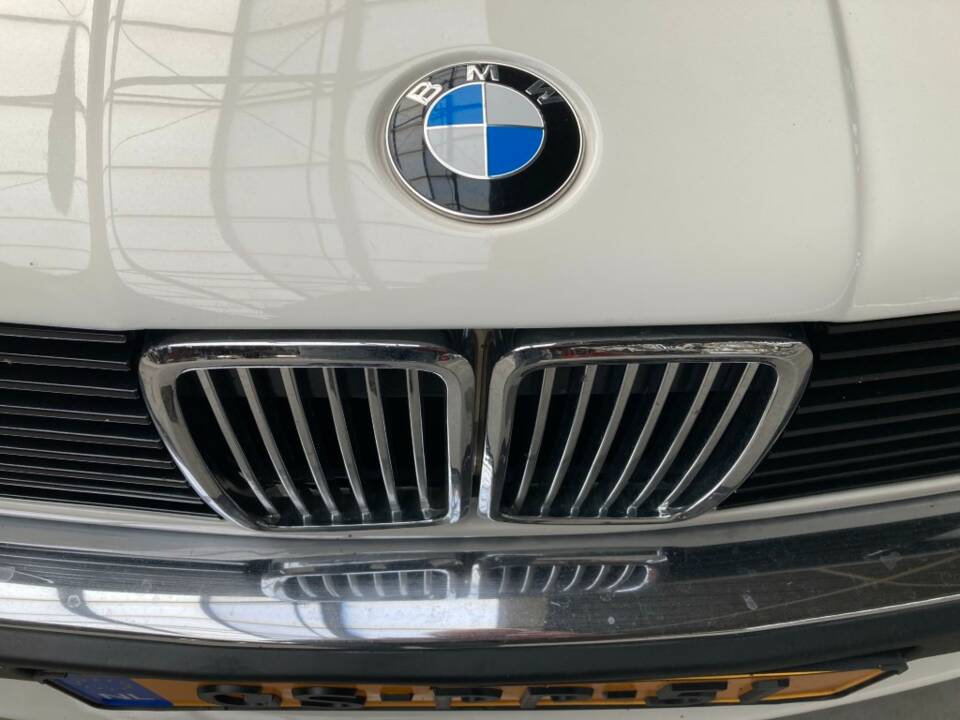 Image 7/34 de BMW 325i (1987)