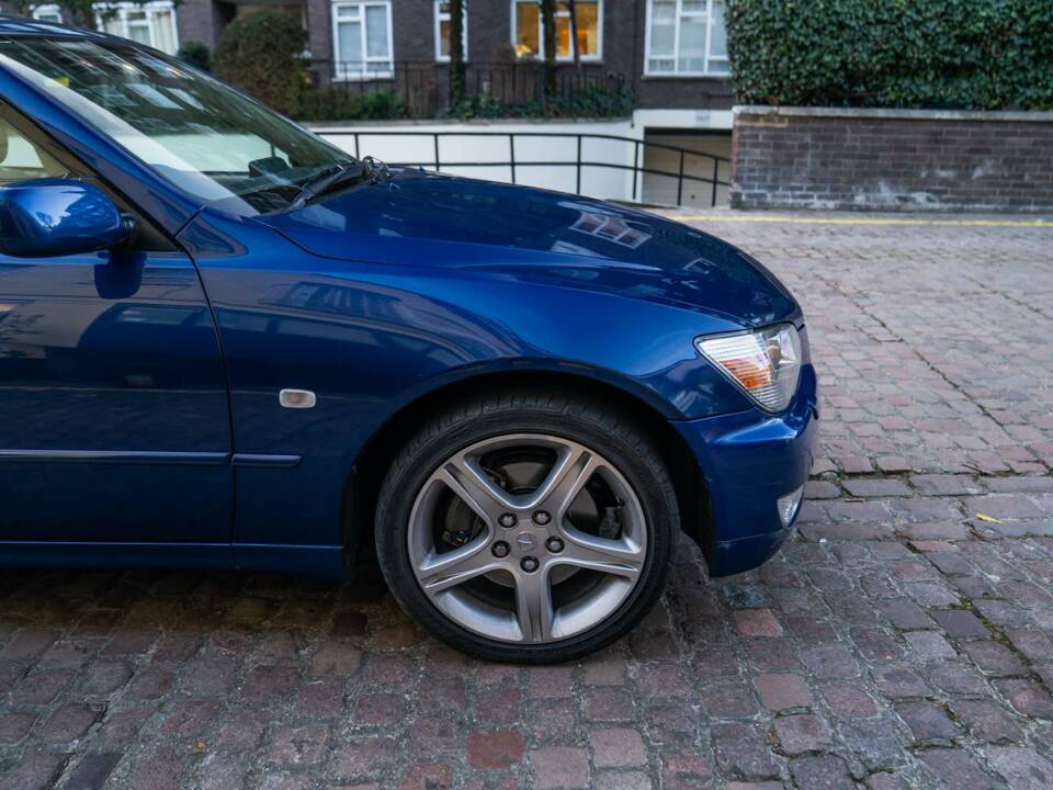 Bild 27/50 von Lexus IS 200 (2002)