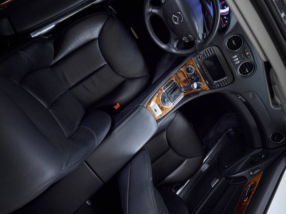 Image 75/99 de Mercedes-Benz SL 550 (2007)