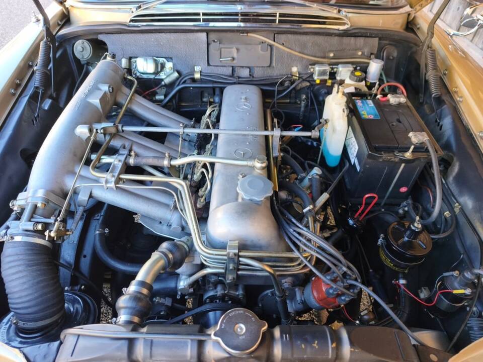 Afbeelding 15/30 van Mercedes-Benz 220 SE b (1961)