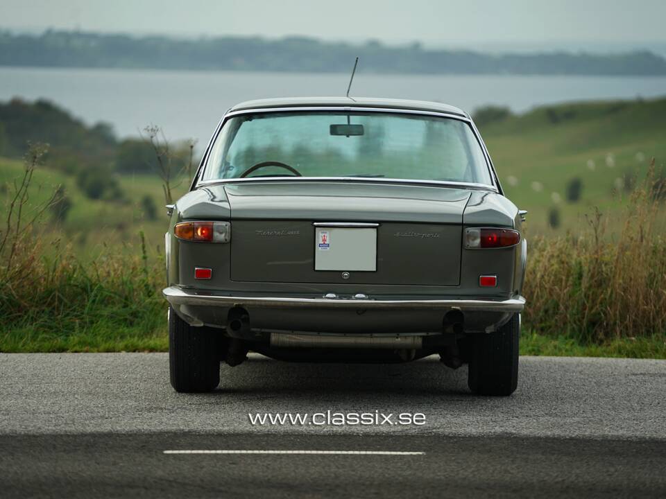 Image 15/21 of Maserati Quattroporte 4200 (1965)