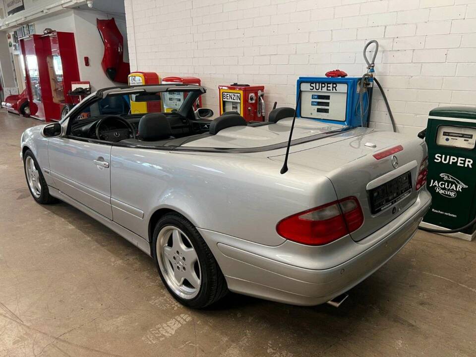 Imagen 19/20 de Mercedes-Benz CLK 230 Kompressor (2001)