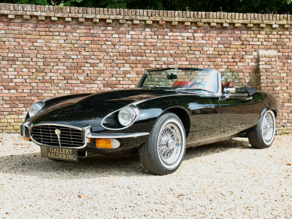 Image 1/50 of Jaguar E-Type V12 (1974)