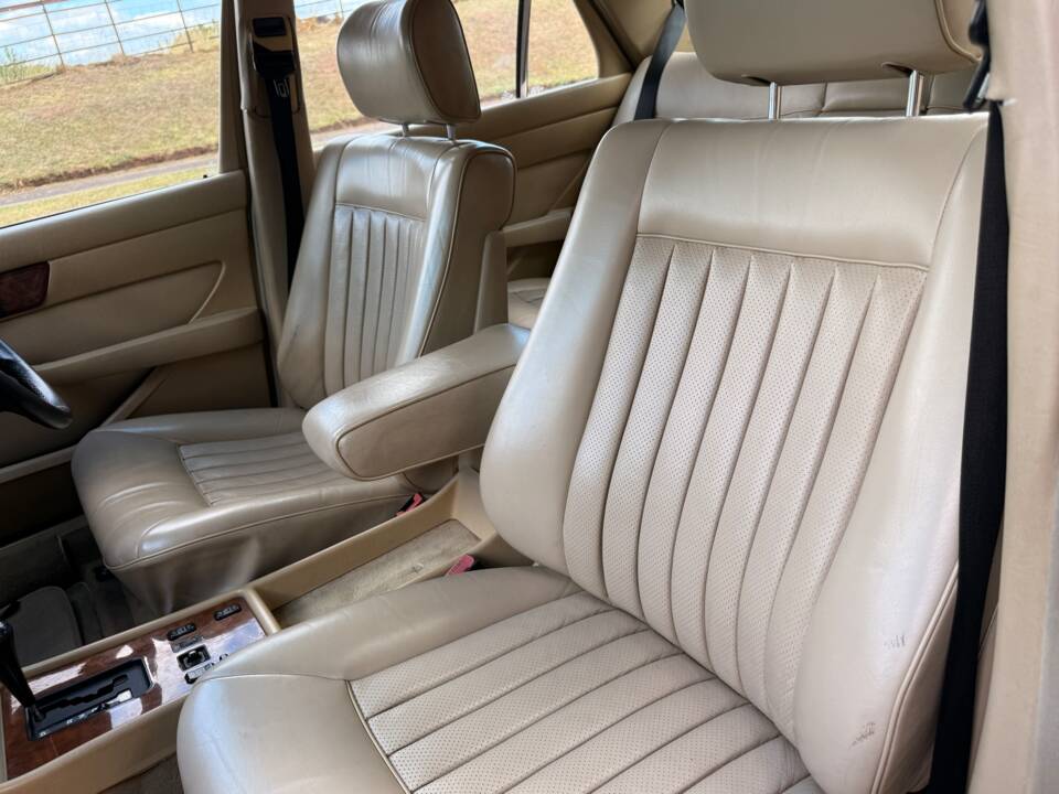 Imagen 11/30 de Mercedes-Benz 500 SE (1988)