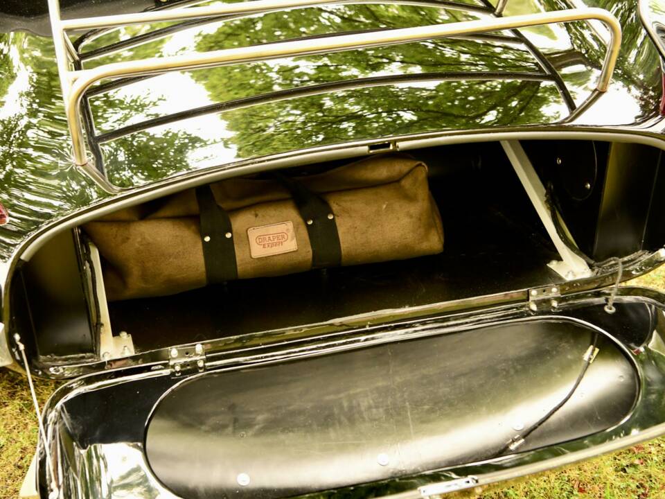 Image 24/50 of Jaguar XK-SS (1967)