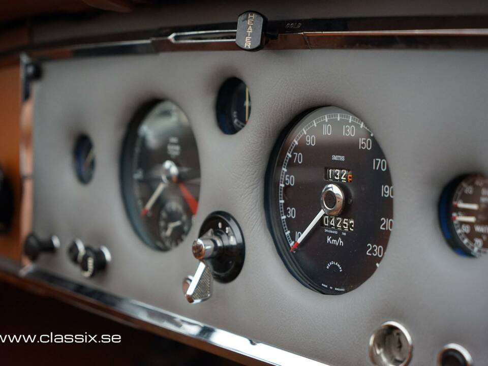 Image 5/15 of Jaguar XK 150 OTS (1958)