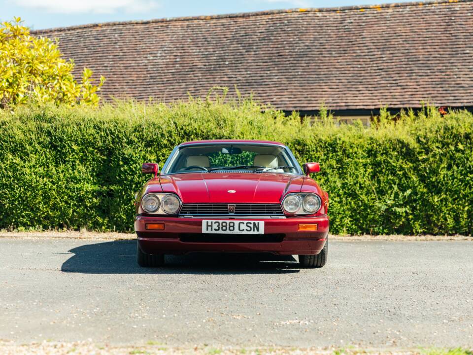 Image 41/50 of Jaguar XJR-S V12 Le Mans (1991)