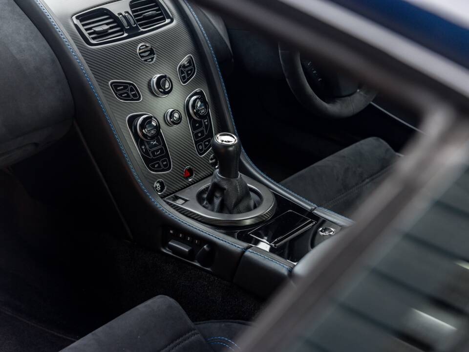 Image 9/65 of Aston Martin Vantage GT8 (2017)