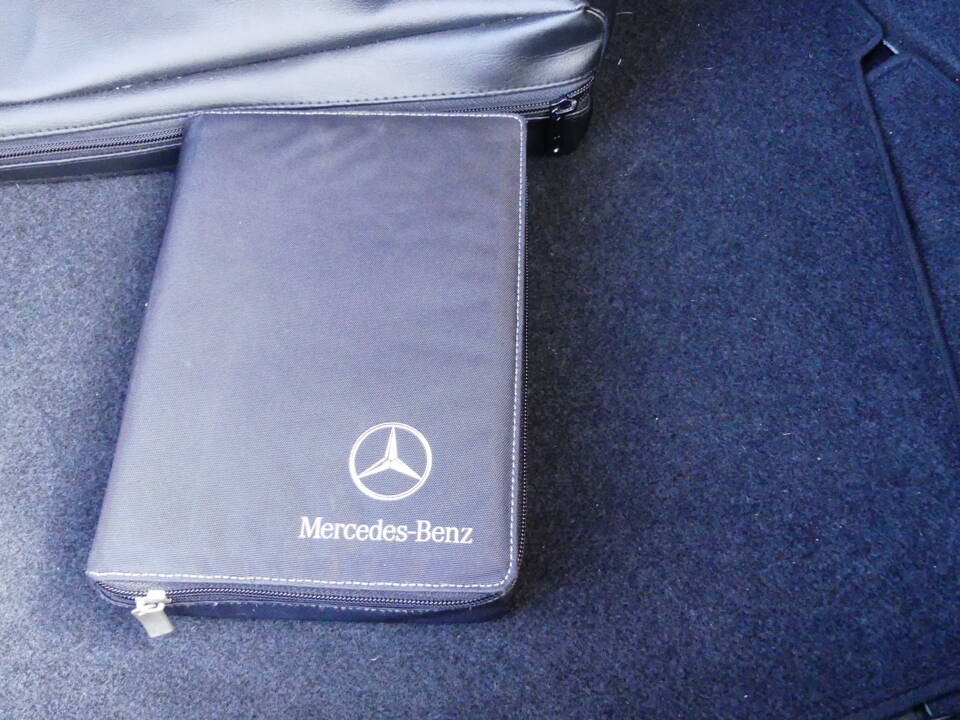 Immagine 31/51 di Mercedes-Benz CLK 55 AMG (2003)
