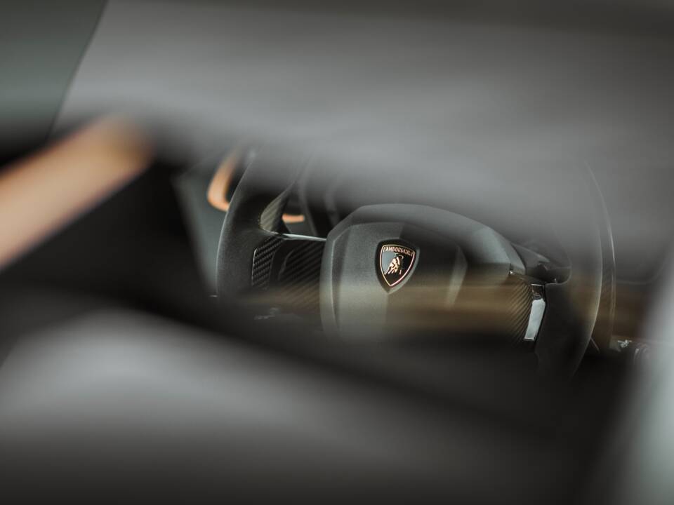 Image 50/68 of Lamborghini Sián FKP 37 (2021)