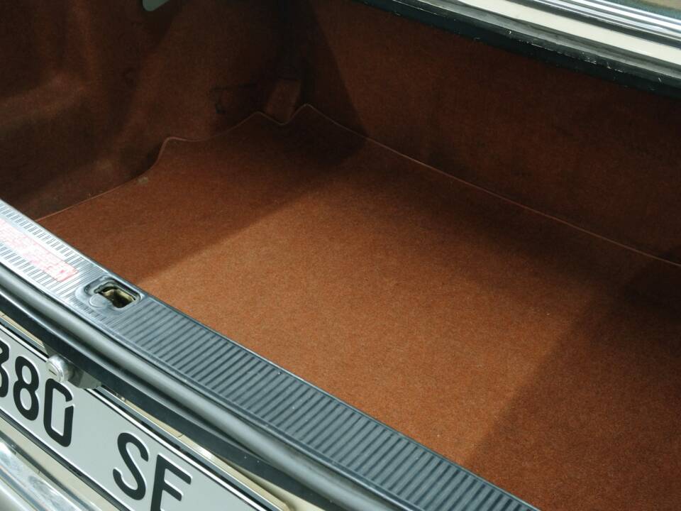 Bild 11/50 von Mercedes-Benz 380 SE (1980)