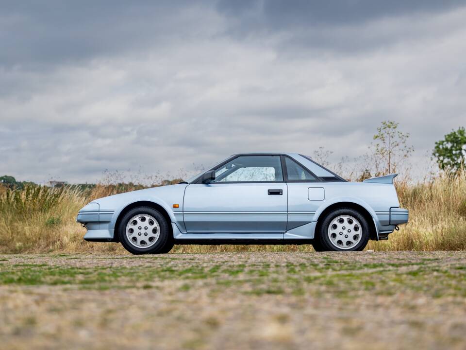 Image 16/49 of Toyota MR2 (1989)