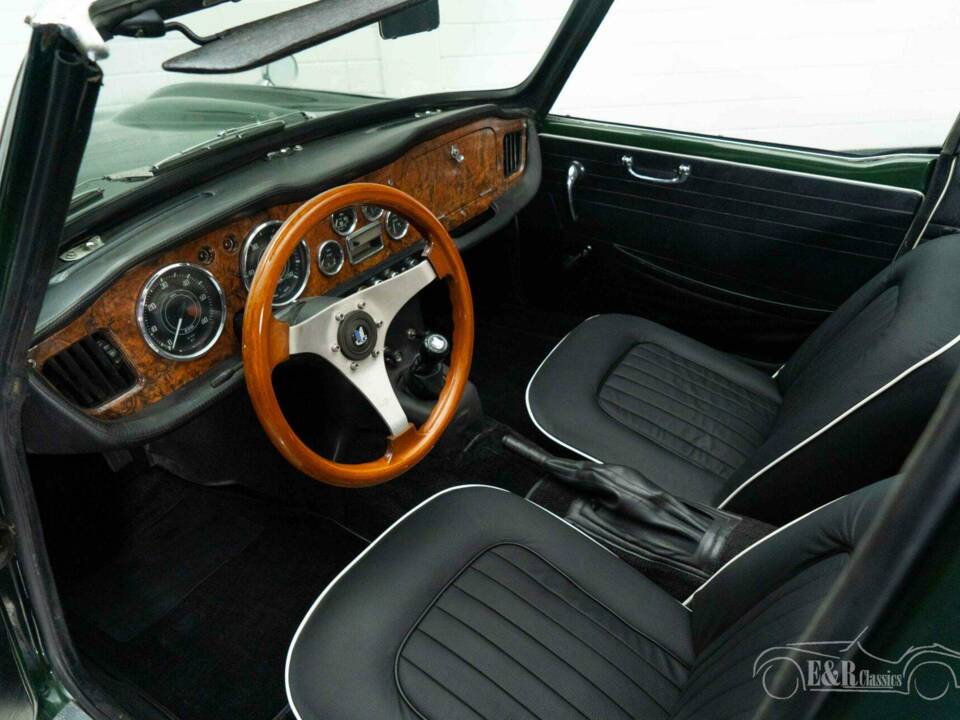 Immagine 2/17 di Triumph TR 4A IRS (1966)