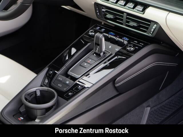 Image 24/35 de Porsche 911 Carrera GTS (2026)