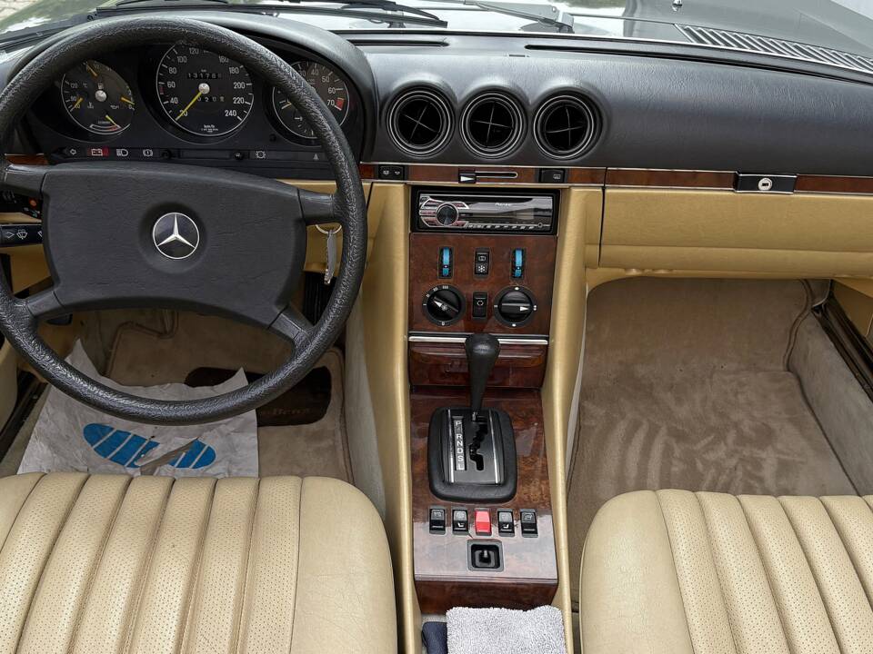 Image 20/24 de Mercedes-Benz 280 SL (1984)