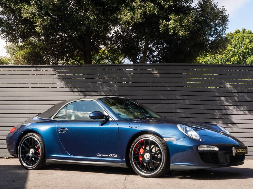Image 2/54 of Porsche 911 Carrera GTS (2011)