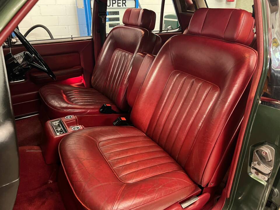Image 8/18 of Rolls-Royce Silver Spirit (1982)