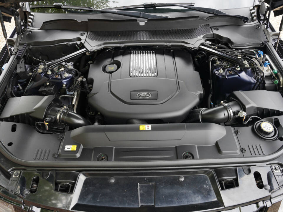 Image 4/50 of Land Rover Range Rover Sport P400e PHEV (2020)