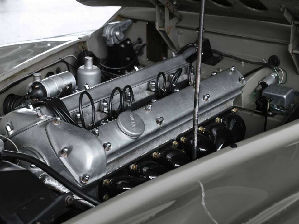 Bild 34/50 von Jaguar XK 120 DHC (1953)