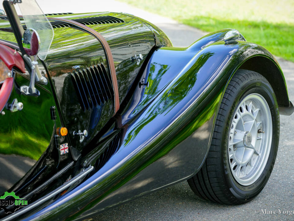 Image 51/54 of Morgan Plus 8 (1992)