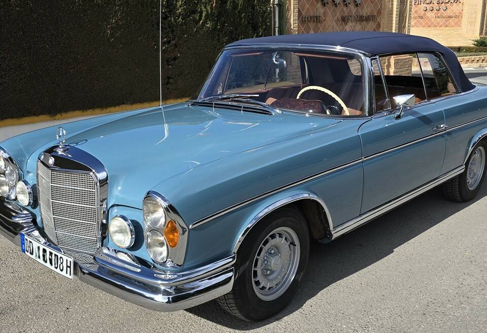 Immagine 35/40 di Mercedes-Benz 300 SE (1964)